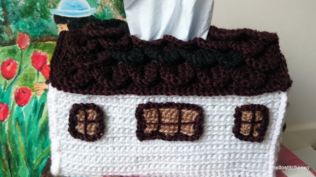 Crochet country house tissue box cover